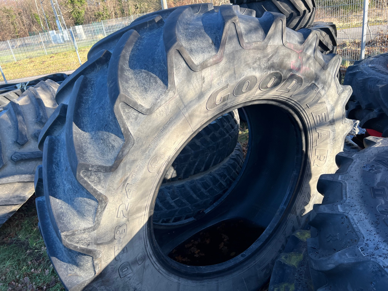 Goodyear 1x Reifen 710/70 R42 - Шины и диски: фото 1 Goodyear 1x Reifen 710/70 R42 - Шины и диски: фото 1