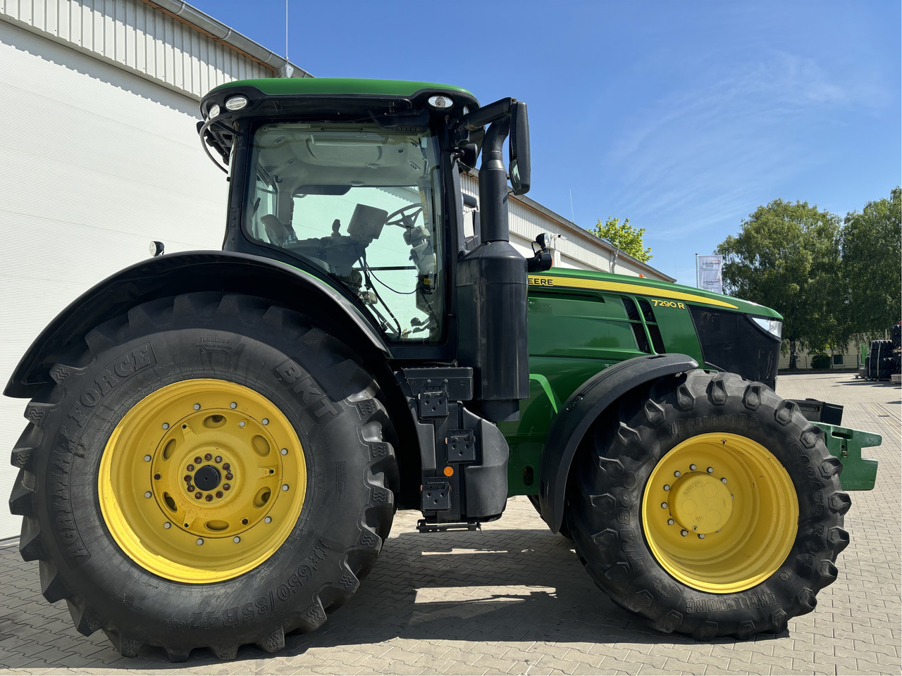 Трактор John Deere 7290 R: фото 9