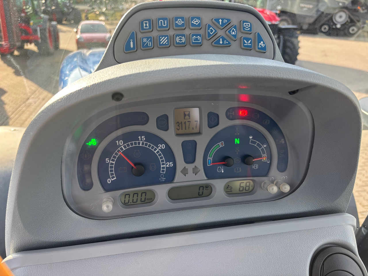 New Holland T 7.270 AC - Трактор: фото 2 New Holland T 7.270 AC - Трактор: фото 2