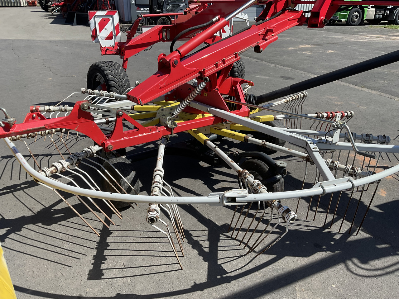 Pöttinger Top 722 Seitenschwader - Сеноворошилка: фото 3 Pöttinger Top 722 Seitenschwader - Сеноворошилка: фото 3