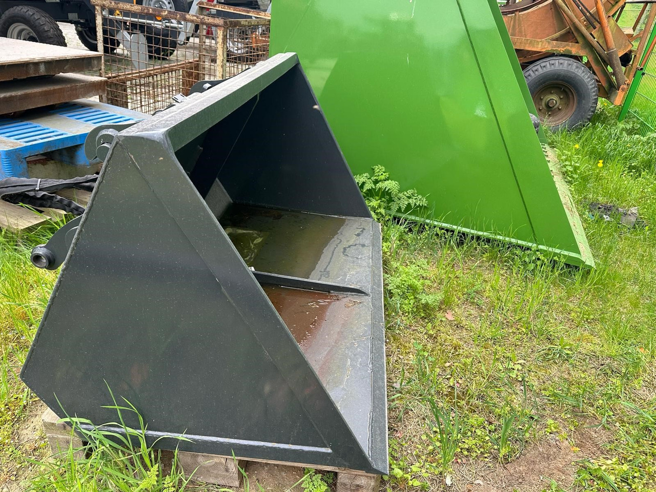 Schäffer Erdschaufel, eckig - Инвентарь для животноводства: фото 1 Schäffer Erdschaufel, eckig - Инвентарь для животноводства: фото 1