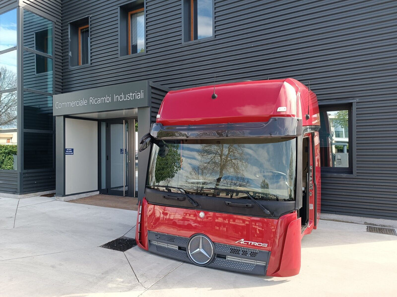 Mercedes-Benz ACTROS MP4 GIGA SPACE - Кабина и интерьер для Грузовиков: фото 3 Mercedes-Benz ACTROS MP4 GIGA SPACE - Кабина и интерьер для Грузовиков: фото 3