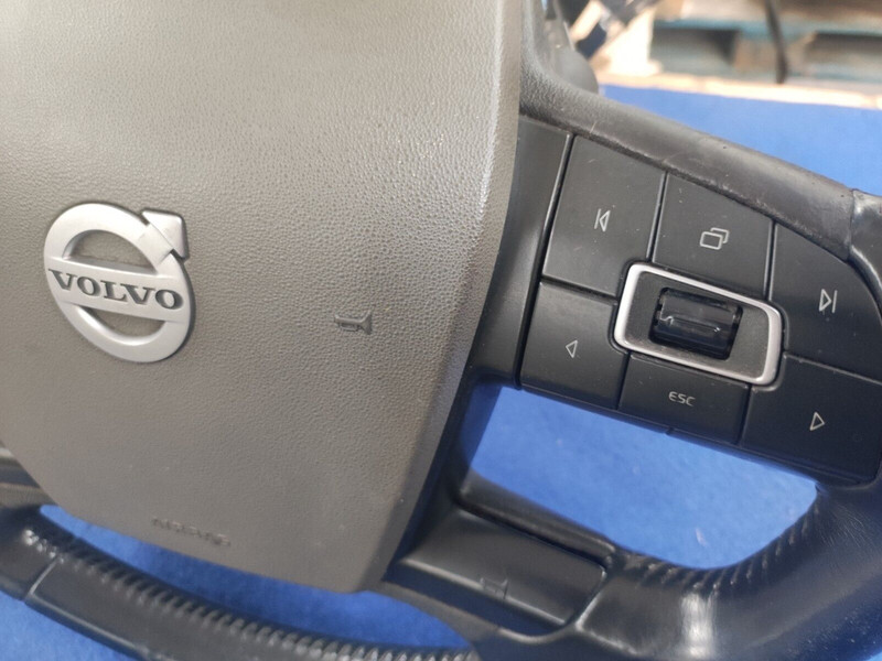 Volvo FH Euro 6 - Рулевое колесо для Грузовиков: фото 2 Volvo FH Euro 6 - Рулевое колесо для Грузовиков: фото 2