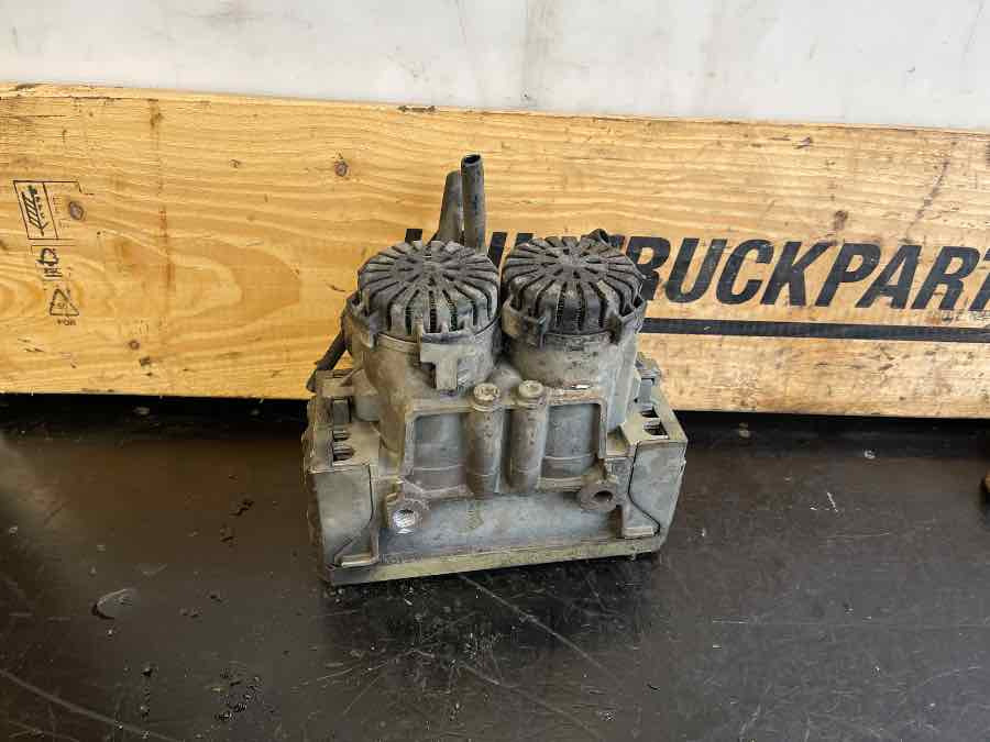 MAN VALVE 81.52106-6050 - Тормозной клапан для Грузовиков: фото 1 MAN VALVE 81.52106-6050 - Тормозной клапан для Грузовиков: фото 1