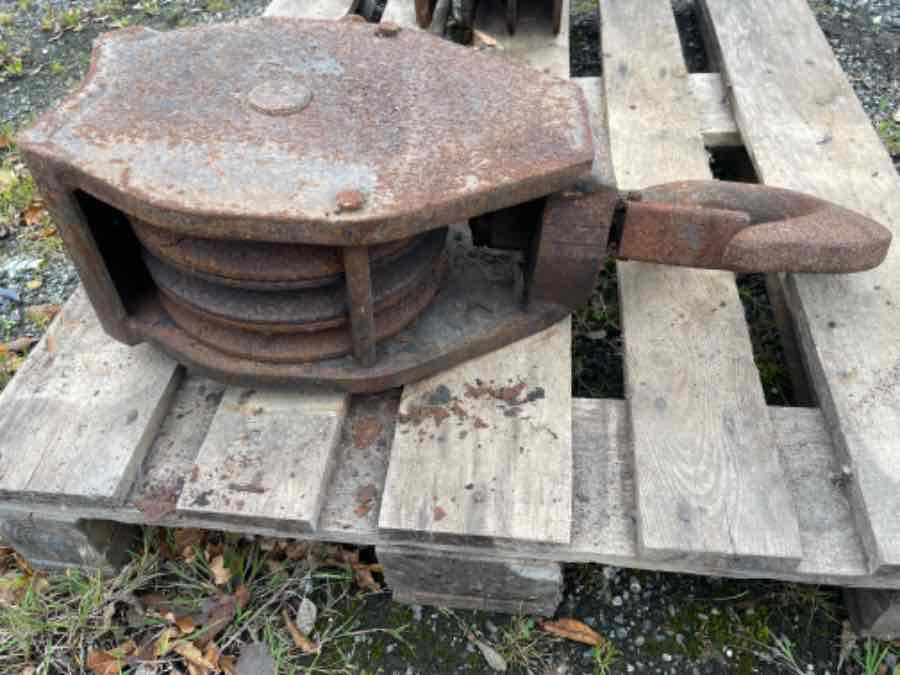 TRIPLE SHEAVE PULLEY BLOCK AND HOOK - Навесное оборудование для Строительной техники: фото 2 TRIPLE SHEAVE PULLEY BLOCK AND HOOK - Навесное оборудование для Строительной техники: фото 2