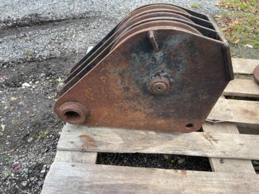 TRIPLE SHEAVE PULLEY BLOCK - Навесное оборудование для Строительной техники: фото 3 TRIPLE SHEAVE PULLEY BLOCK - Навесное оборудование для Строительной техники: фото 3