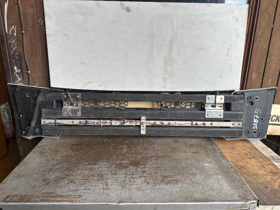 SCANIA NGR GRILL LOWER - Кузов и экстерьер для Грузовиков: фото 2 SCANIA NGR GRILL LOWER - Кузов и экстерьер для Грузовиков: фото 2