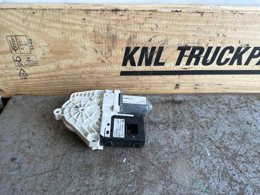 VOLVO ECU WINDO MEKANISME 84062947 - Электрическая система для Грузовиков: фото 1 VOLVO ECU WINDO MEKANISME 84062947 - Электрическая система для Грузовиков: фото 1