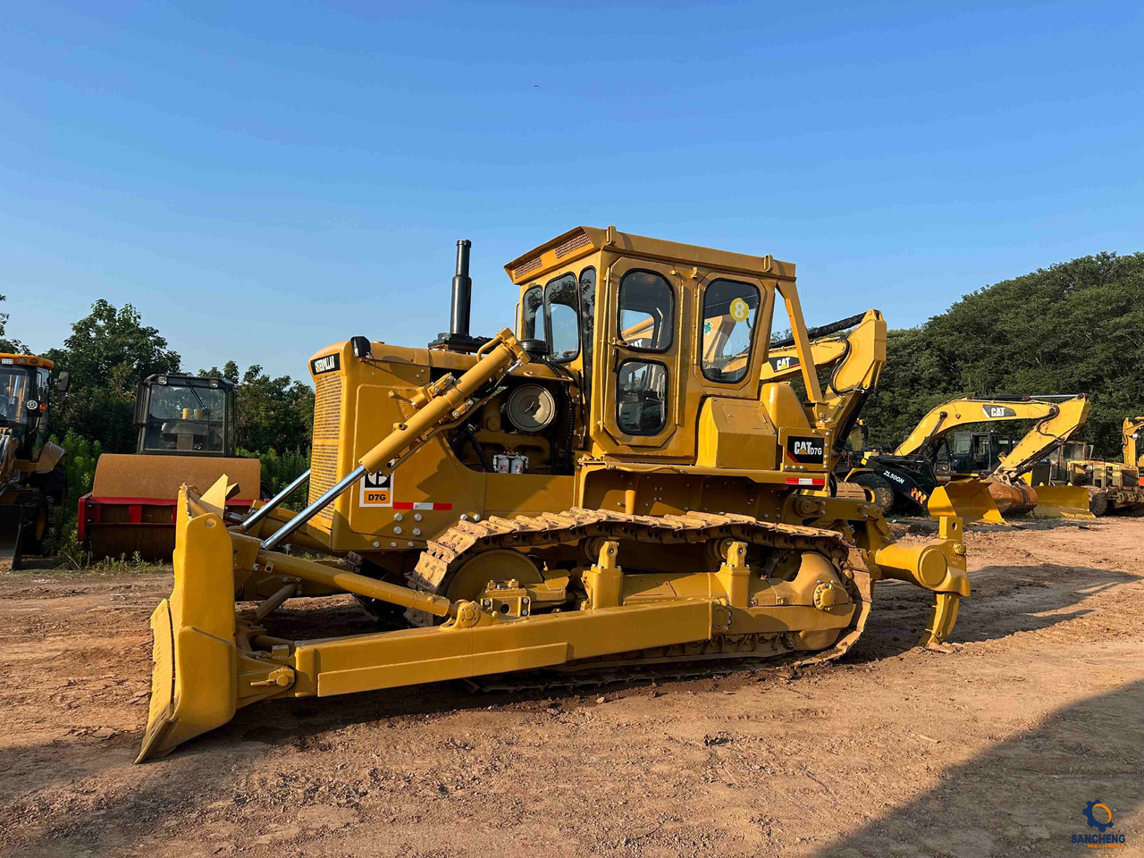 CAT D7G - Бульдозер: фото 1 CAT D7G - Бульдозер: фото 1