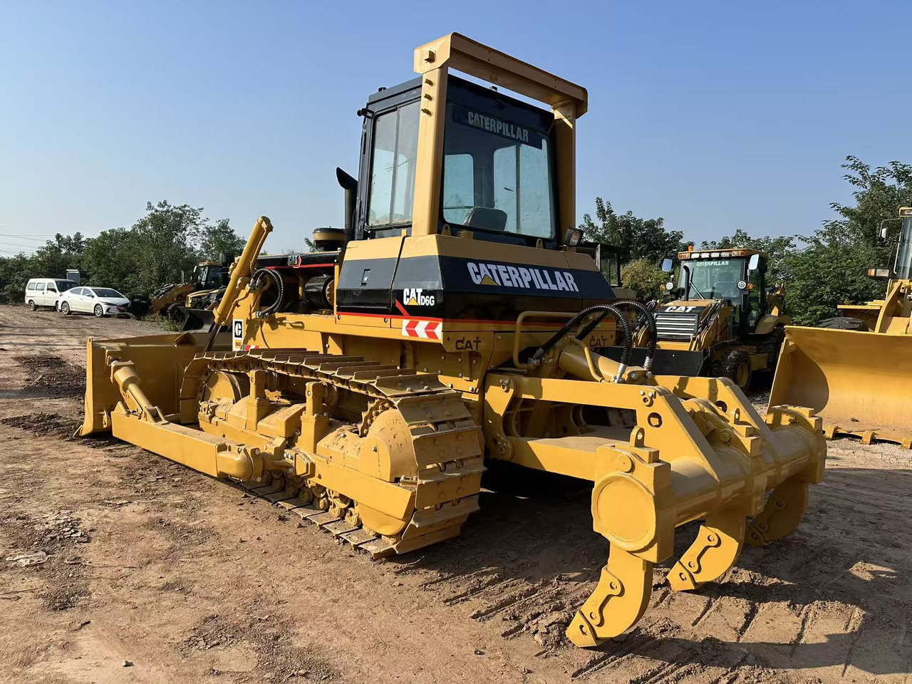 CATERPILLAR D6G - Бульдозер: фото 1 CATERPILLAR D6G - Бульдозер: фото 1