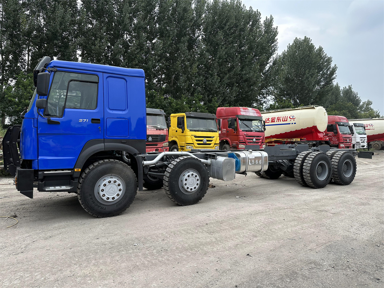 SINOTRUK HOWO 371 Chassis truck - Грузовик-шасси: фото 2 SINOTRUK HOWO 371 Chassis truck - Грузовик-шасси: фото 2