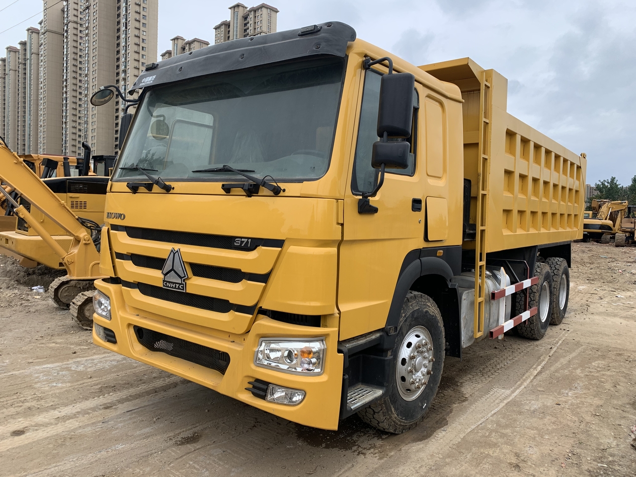Самосвал для транспортировки тяжёлой техники SINOTRUK Howo Dump truck 371: фото 6