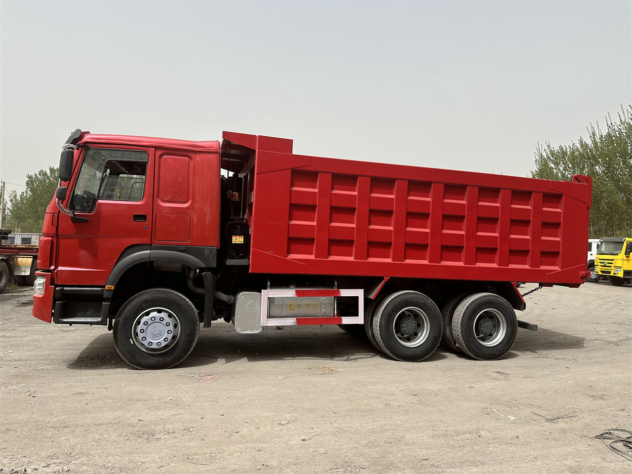 SINOTRUK Howo Dump truck 371 - Самосвал: фото 3 SINOTRUK Howo Dump truck 371 - Самосвал: фото 3