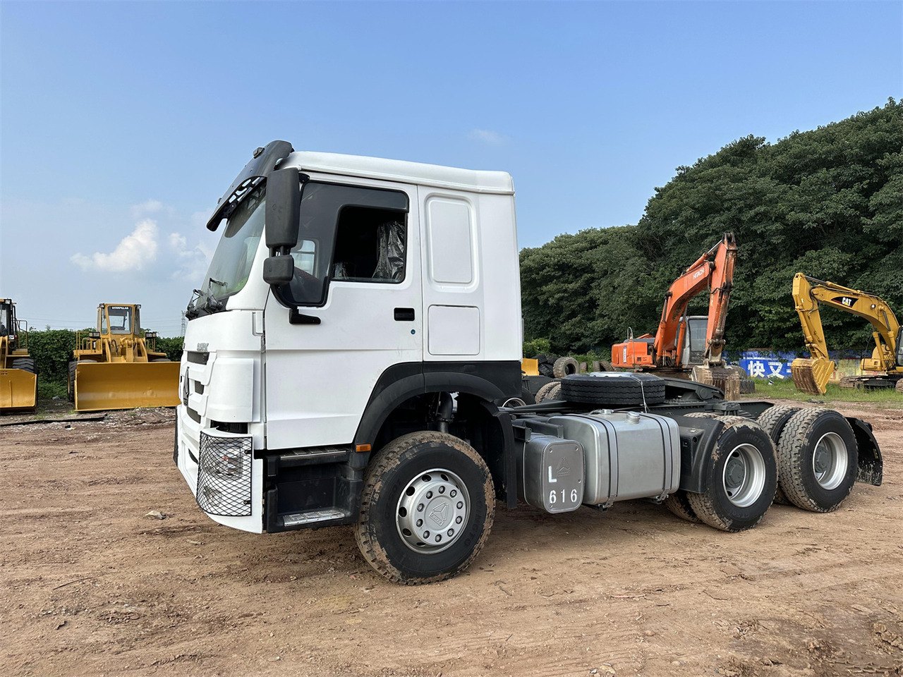 SINOTRUK HOWO 371 Tractor 6X4 - Тягач: фото 3 SINOTRUK HOWO 371 Tractor 6X4 - Тягач: фото 3