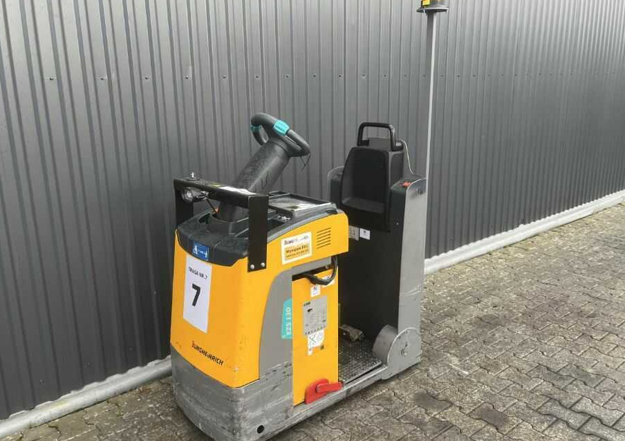 Jungheinrich EZS130 - Складской тягач: фото 1 Jungheinrich EZS130 - Складской тягач: фото 1