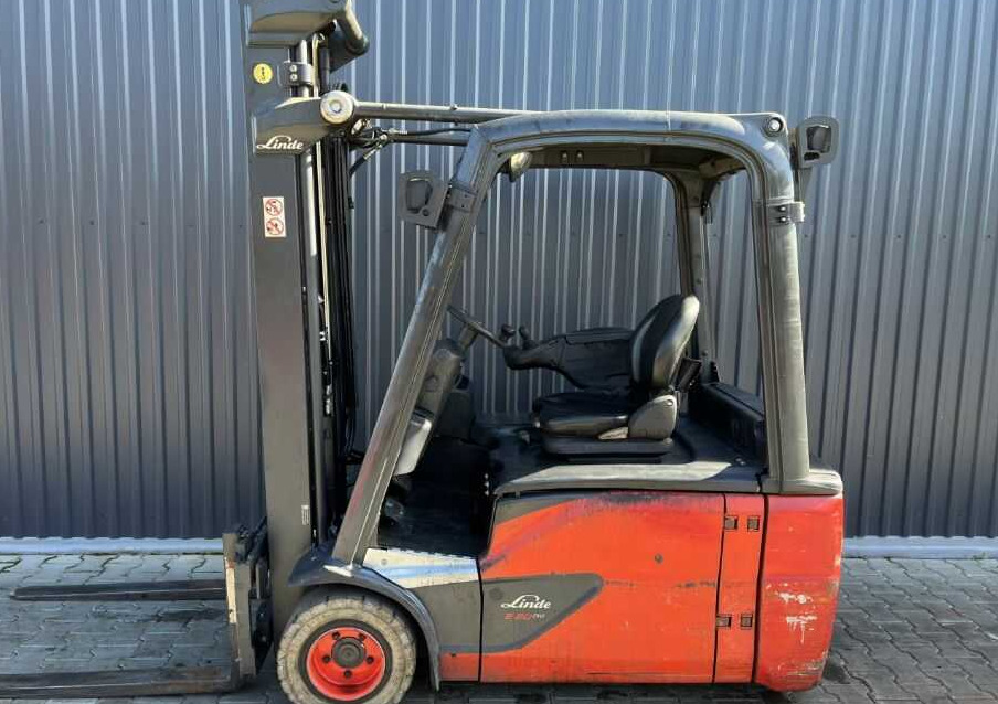 Linde E20L-02 - Электропогрузчик: фото 2 Linde E20L-02 - Электропогрузчик: фото 2