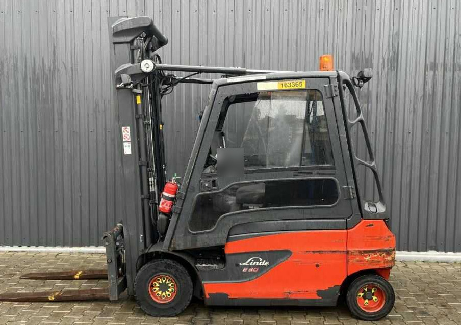 Linde E30-01 - Электропогрузчик: фото 2 Linde E30-01 - Электропогрузчик: фото 2
