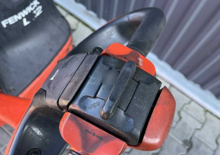 Штабелер Linde L12: фото 8 Штабелер Linde L12: фото 8