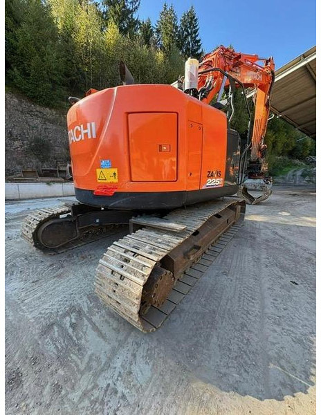 Hitachi ZX225USLC-6 - Экскаватор: фото 4 Hitachi ZX225USLC-6 - Экскаватор: фото 4