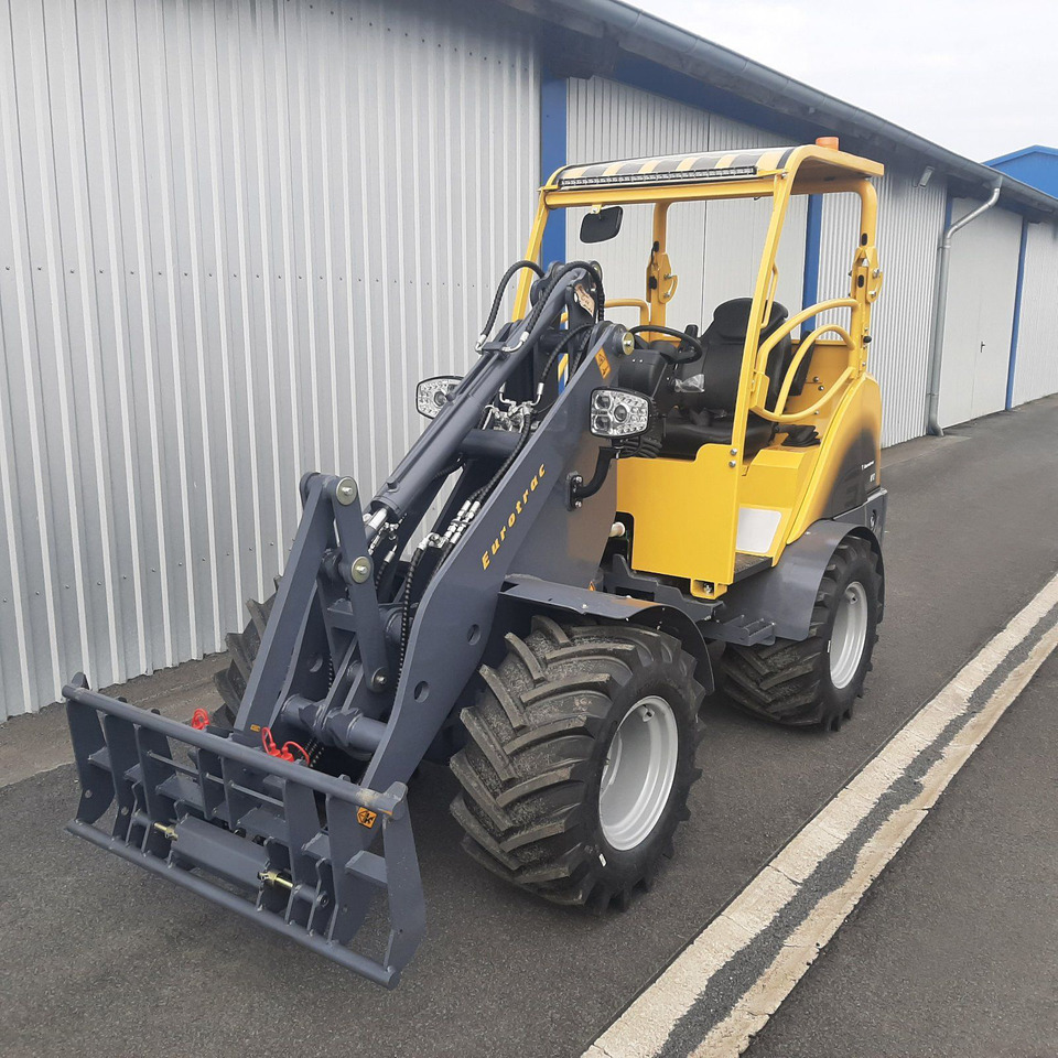 Eurotrac W12 Radlader Hoflader - Компактный фронтальный погрузчик: фото 4 Eurotrac W12 Radlader Hoflader - Компактный фронтальный погрузчик: фото 4