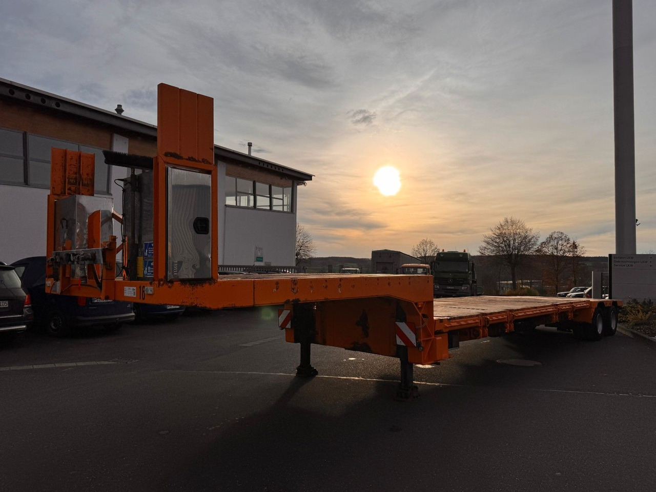 Dinkel DSAFA 36000 Schräglader/Tieflader 2x Lenkachse - Низкорамный полуприцеп: фото 4 Dinkel DSAFA 36000 Schräglader/Tieflader 2x Lenkachse - Низкорамный полуприцеп: фото 4