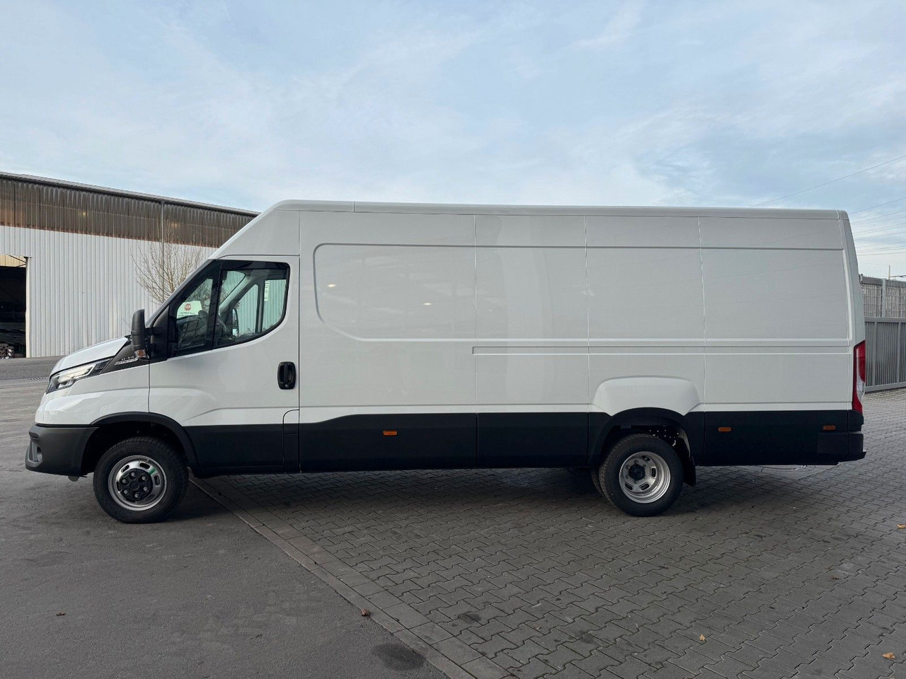 Iveco Daily 35C21 HA8 *R4.100mm*AHK*LED*Automatik* - Цельнометаллический фургон: фото 5 Iveco Daily 35C21 HA8 *R4.100mm*AHK*LED*Automatik* - Цельнометаллический фургон: фото 5