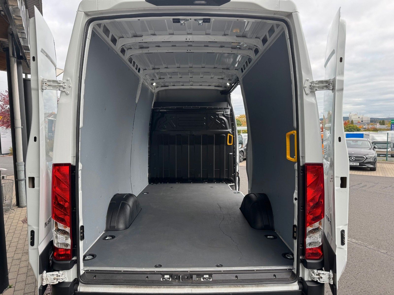 Цельнометаллический фургон Iveco Daily 35S16 A8 *R3.520mm*Automatik*AHK*ACC*: фото 7