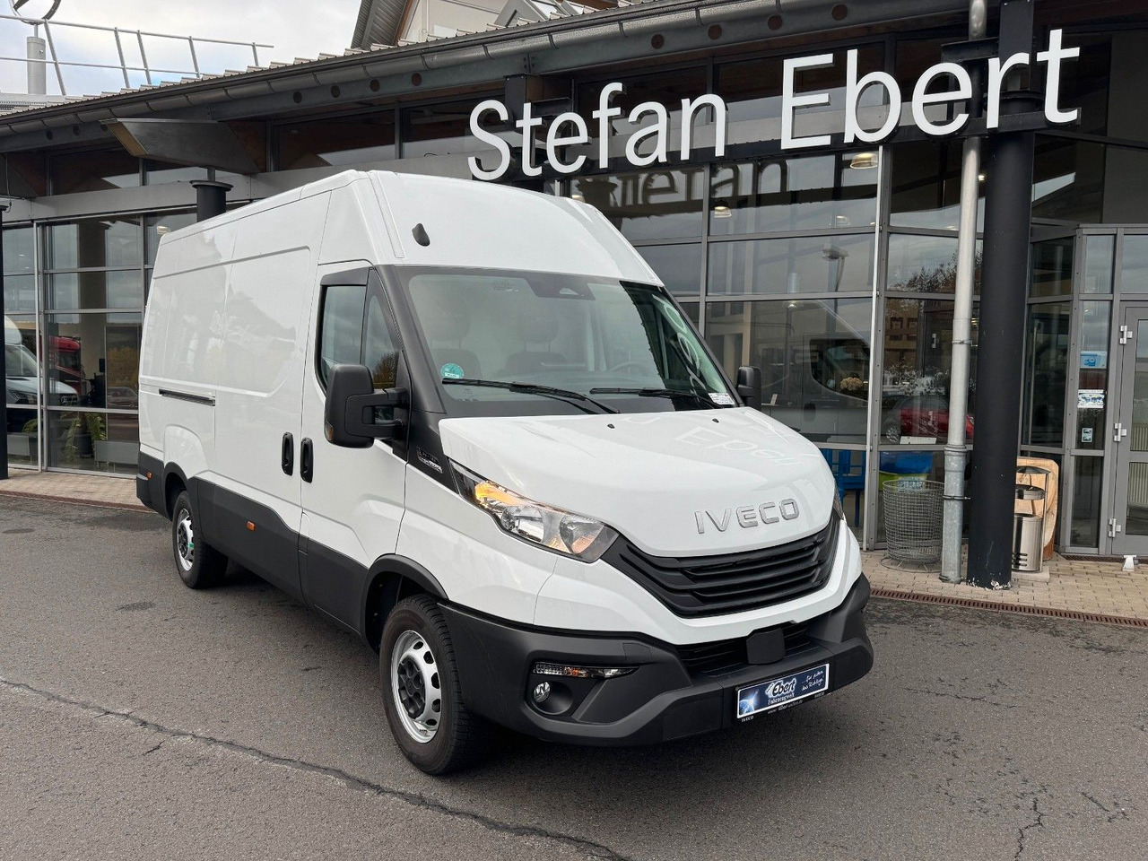 Iveco Daily 35S16 A8 *R3.520mm*Automatik*AHK*ACC* - Цельнометаллический фургон: фото 2 Iveco Daily 35S16 A8 *R3.520mm*Automatik*AHK*ACC* - Цельнометаллический фургон: фото 2