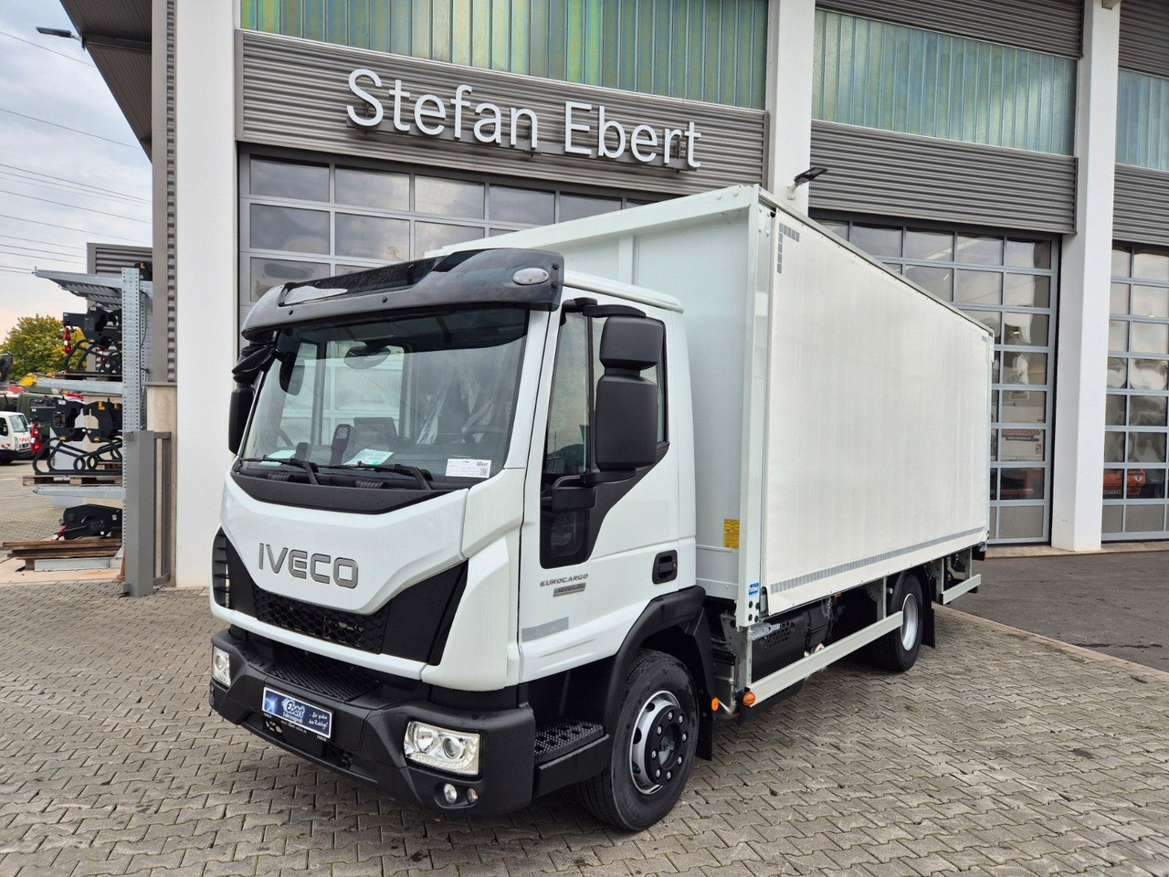 Iveco Eurocargo ML120EL25/P Böse Schiebeplanen LBW AHK - Грузовик для перевозки напитков: фото 1 Iveco Eurocargo ML120EL25/P Böse Schiebeplanen LBW AHK - Грузовик для перевозки напитков: фото 1