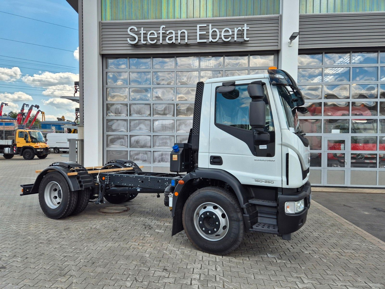 Iveco Eurocargo ML160E25/P EVI_E 4x2 RHD Rechtslenker - Грузовик-шасси: фото 2 Iveco Eurocargo ML160E25/P EVI_E 4x2 RHD Rechtslenker - Грузовик-шасси: фото 2