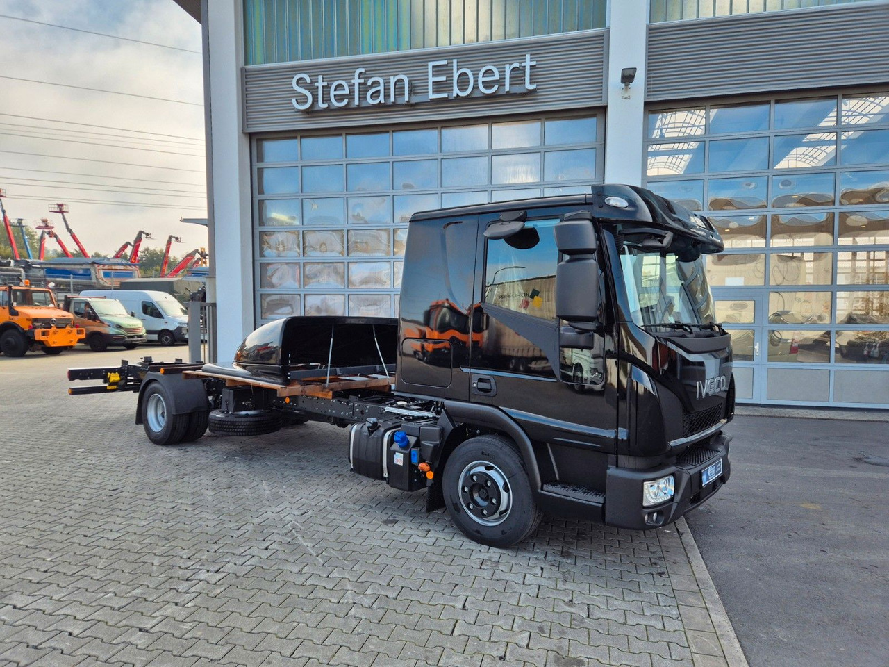 Iveco Eurocargo ML80E22/P 2x AHK Klima Standh. Bett - Грузовик-шасси: фото 5 Iveco Eurocargo ML80E22/P 2x AHK Klima Standh. Bett - Грузовик-шасси: фото 5