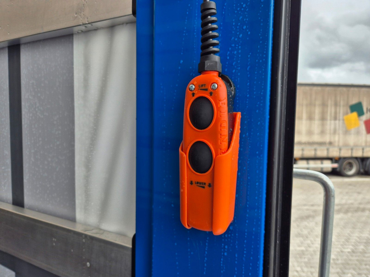 Тентованный грузовик Iveco S-Way AD190S40/P Curtainsider *MirrorCam*LBW*: фото 19 Тентованный грузовик Iveco S-Way AD190S40/P Curtainsider *MirrorCam*LBW*: фото 19