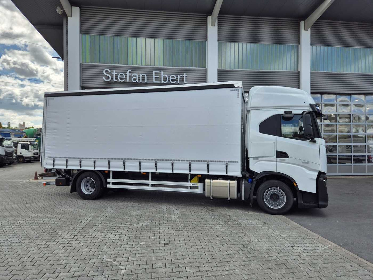 Iveco S-Way AS190S42/P Schiebeplanen LBW 2.000kg AHK - Тентованный грузовик: фото 4 Iveco S-Way AS190S42/P Schiebeplanen LBW 2.000kg AHK - Тентованный грузовик: фото 4