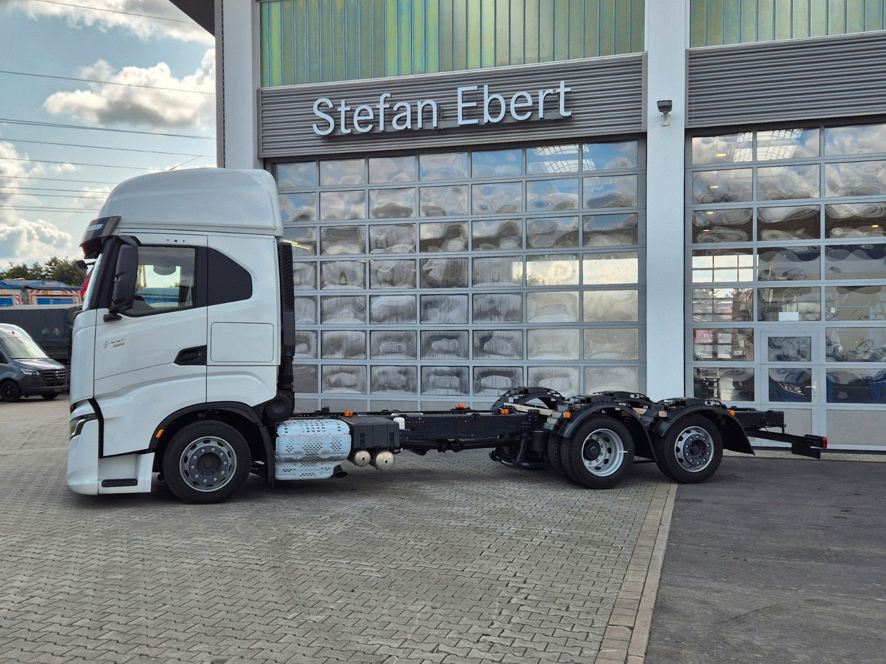 Iveco S-Way AS260S46Y/FP 6x2 Intarder Standklima - Грузовик-шасси: фото 5 Iveco S-Way AS260S46Y/FP 6x2 Intarder Standklima - Грузовик-шасси: фото 5
