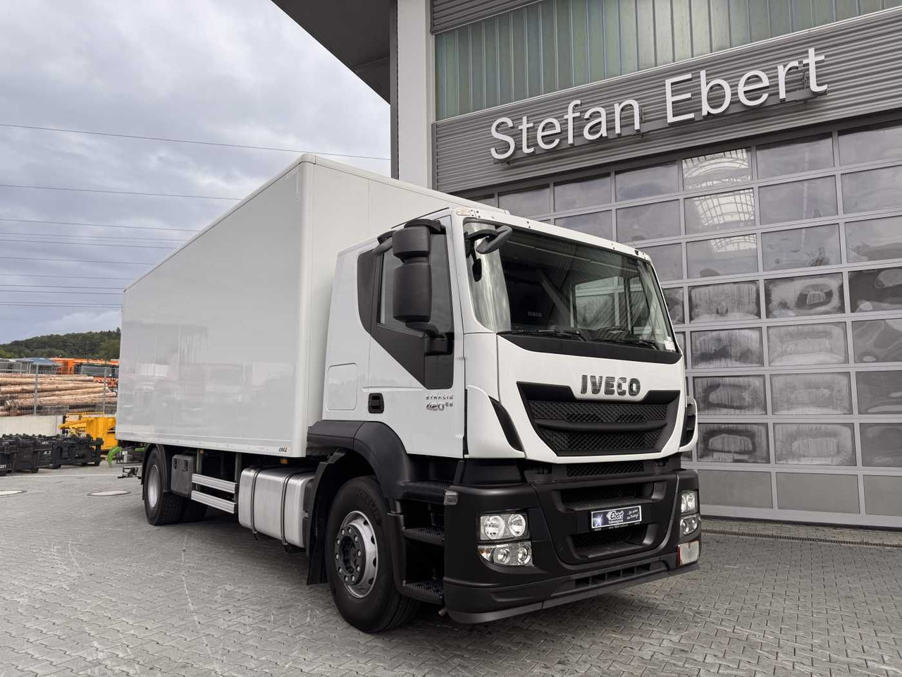 Iveco Stralis AT190S42/FP-D 4x2 Koffer+LBW faltbar AHK - Грузовик с закрытым кузовом: фото 3 Iveco Stralis AT190S42/FP-D 4x2 Koffer+LBW faltbar AHK - Грузовик с закрытым кузовом: фото 3