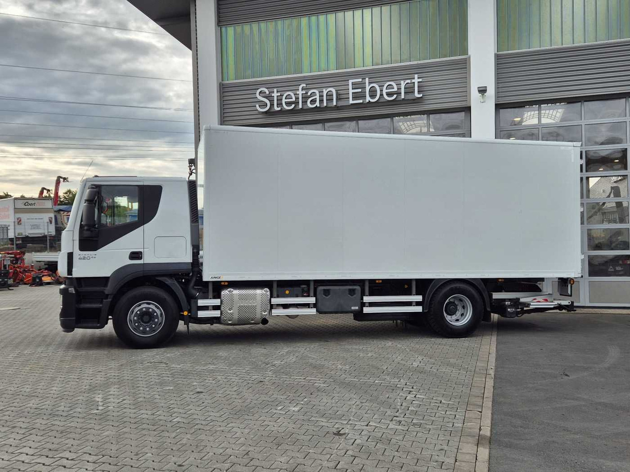 Iveco Stralis AT190S42 FP D HI-ROAD LBW faltbar EU6 - Грузовик с закрытым кузовом: фото 4 Iveco Stralis AT190S42 FP D HI-ROAD LBW faltbar EU6 - Грузовик с закрытым кузовом: фото 4