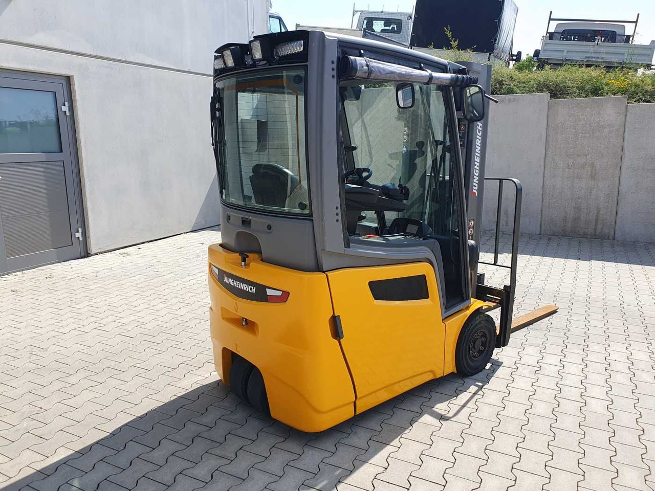 Jungheinrich EFG 215 / Triplex: 4.25m! / SS / nur 3.488h! - Электропогрузчик: фото 4 Jungheinrich EFG 215 / Triplex: 4.25m! / SS / nur 3.488h! - Электропогрузчик: фото 4
