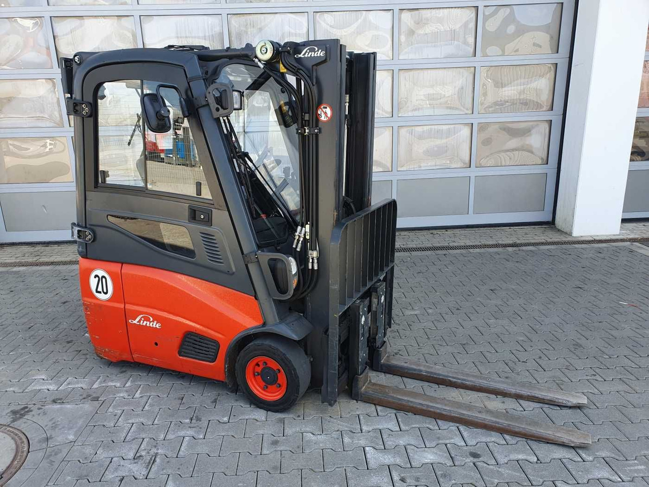 Linde E14 - 01 / Triplex: 4.00m! / SS / nur 3.405h! - Электропогрузчик: фото 2 Linde E14 - 01 / Triplex: 4.00m! / SS / nur 3.405h! - Электропогрузчик: фото 2