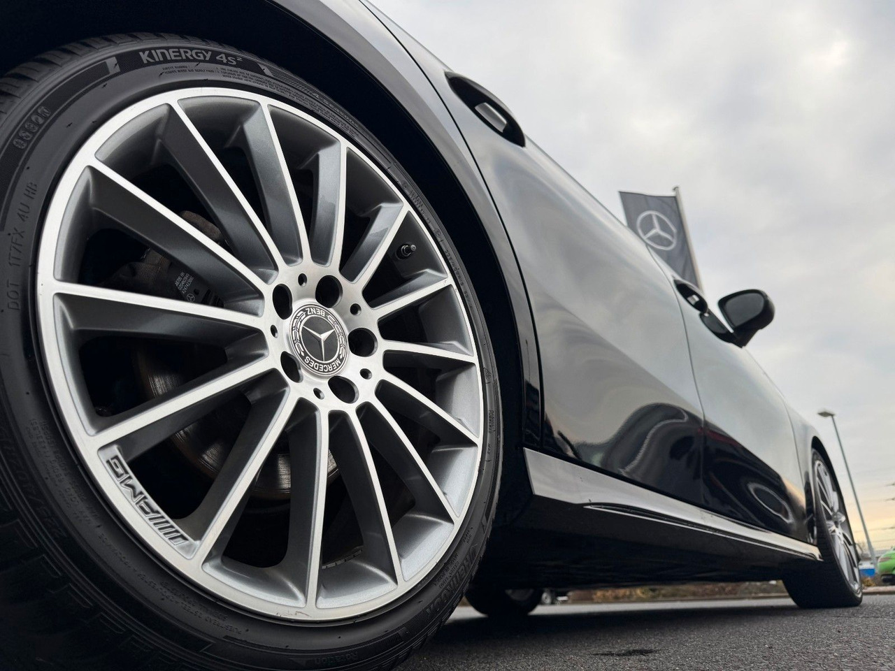 Mercedes-Benz A 200 AMG 19"+Ambiente+R-Kamera+Pano+LED+MBUX - Седан: фото 5 Mercedes-Benz A 200 AMG 19"+Ambiente+R-Kamera+Pano+LED+MBUX - Седан: фото 5