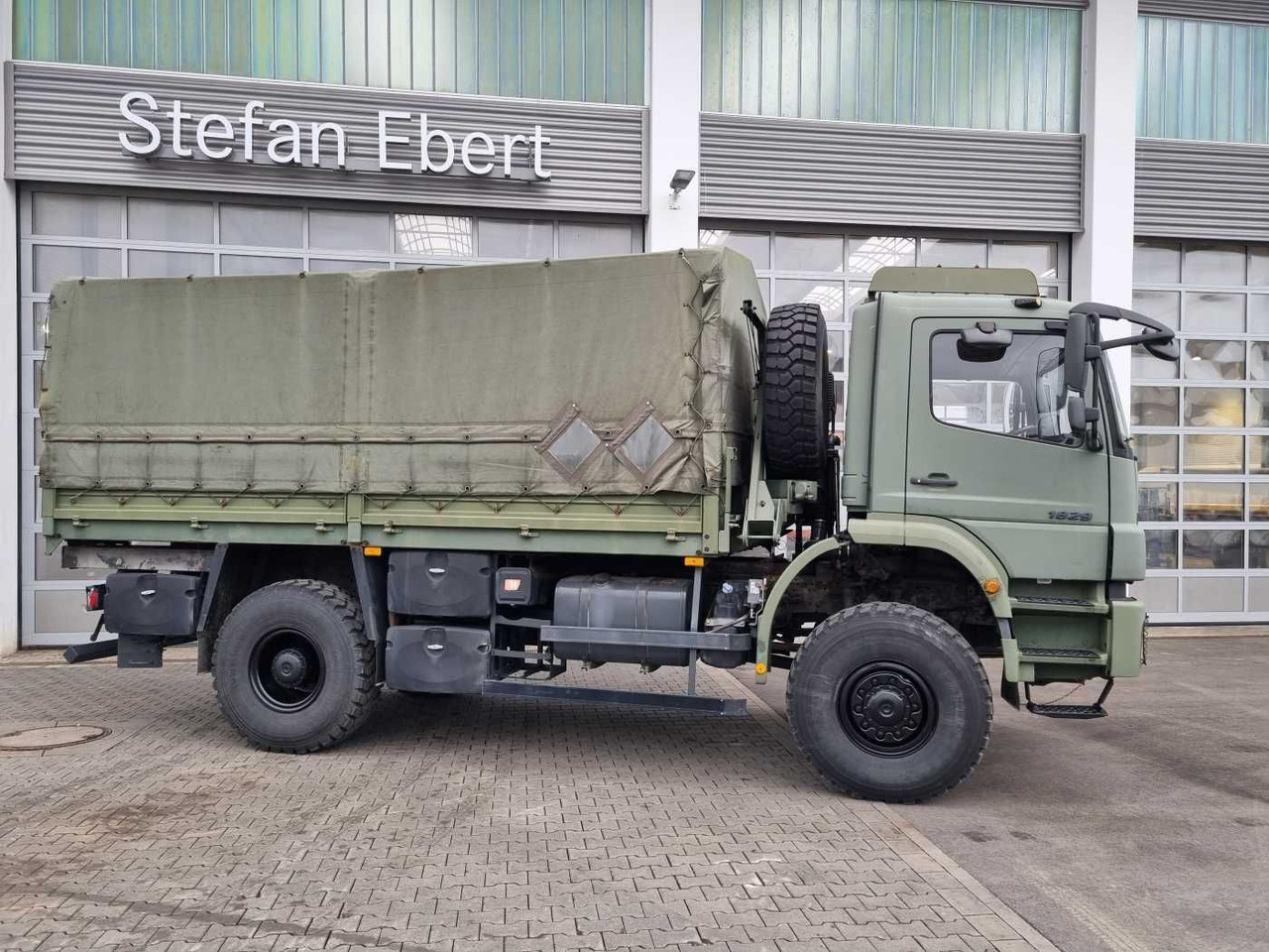 Грузовик бортовой/ Платформа Mercedes-Benz Axor 1829 A 4x4 Pritsche/Plane 10 Stück: фото 7 Грузовик бортовой/ Платформа Mercedes-Benz Axor 1829 A 4x4 Pritsche/Plane 10 Stück: фото 7