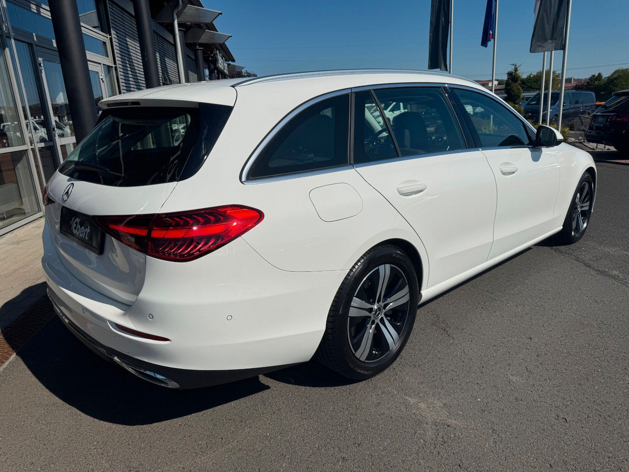 Mercedes-Benz C 180 T Avantgarde+AHK+Memory+Ambiente+TotW - Универсал: фото 4 Mercedes-Benz C 180 T Avantgarde+AHK+Memory+Ambiente+TotW - Универсал: фото 4