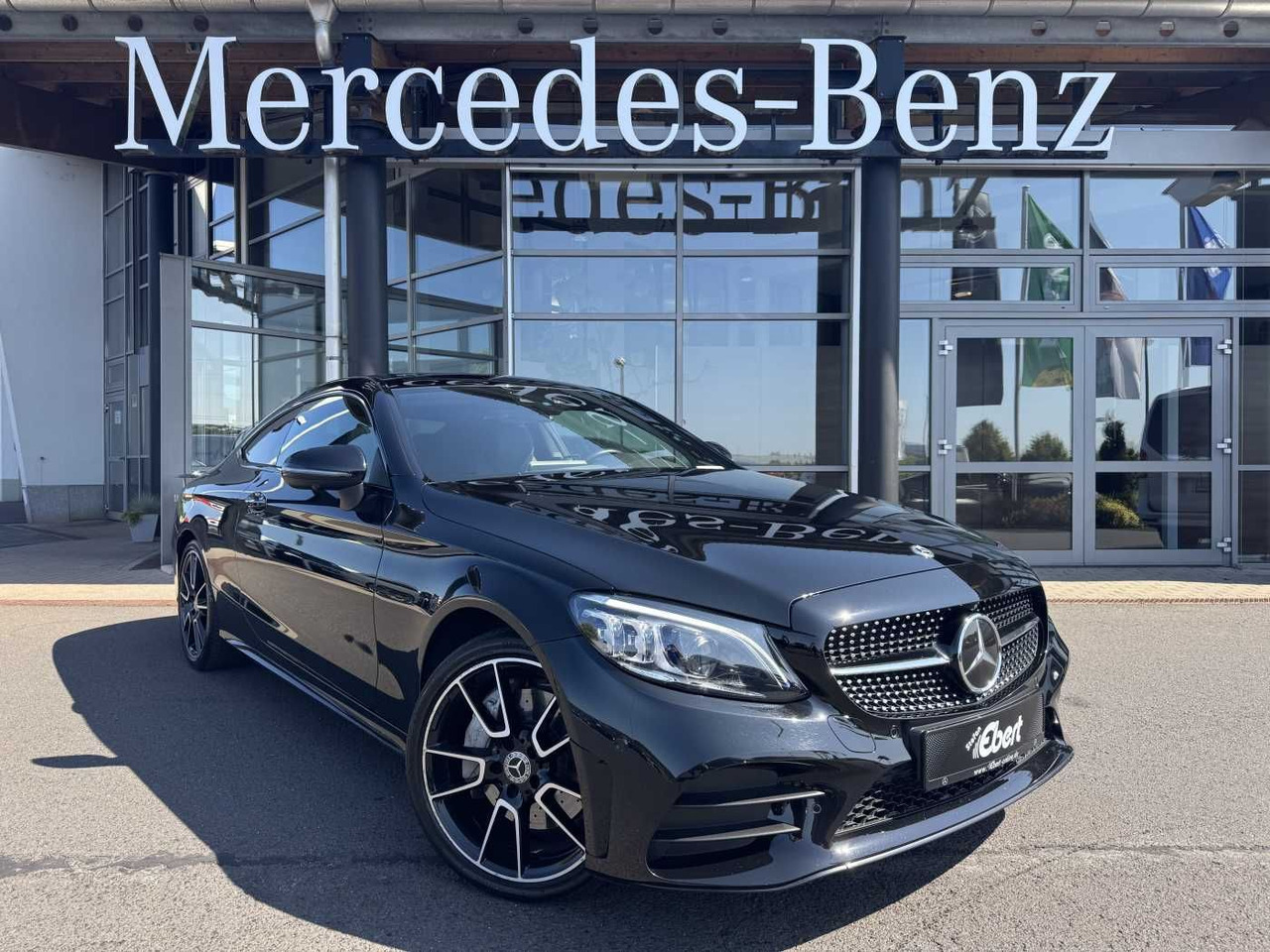 Mercedes-Benz C 400 4M AMG Coupe Pano+Burm+Distr+Memory+360 - Легковой автомобиль: фото 1 Mercedes-Benz C 400 4M AMG Coupe Pano+Burm+Distr+Memory+360 - Легковой автомобиль: фото 1