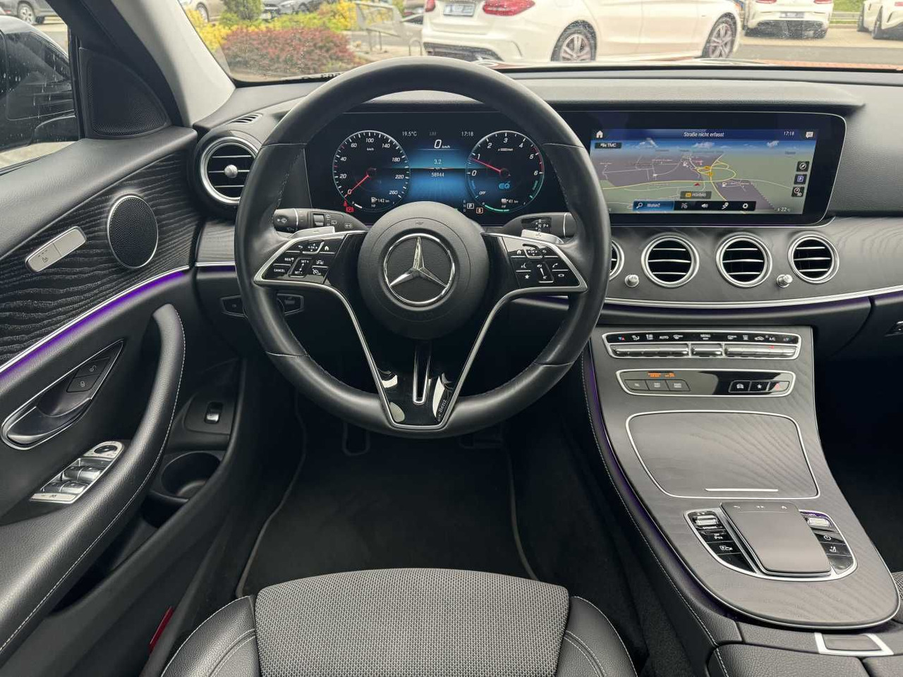 Легковой автомобиль Mercedes-Benz E 300de T AMG+Pano+DistrPlus+Night +AHK+360+Ambi: фото 11