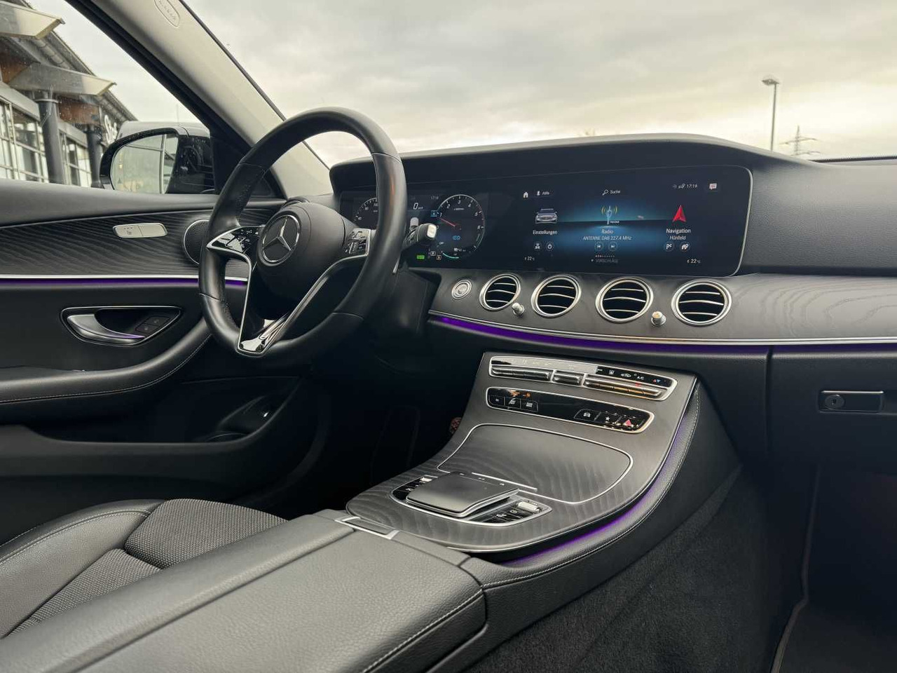 Легковой автомобиль Mercedes-Benz E 300de T AMG+Pano+DistrPlus+Night +AHK+360+Ambi: фото 13