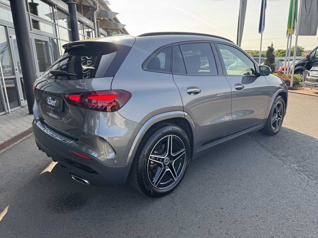Mercedes-Benz GLA 200d 4M AMG+Pano+Distr+Ambiente+ - Внедорожник: фото 4 Mercedes-Benz GLA 200d 4M AMG+Pano+Distr+Ambiente+ - Внедорожник: фото 4