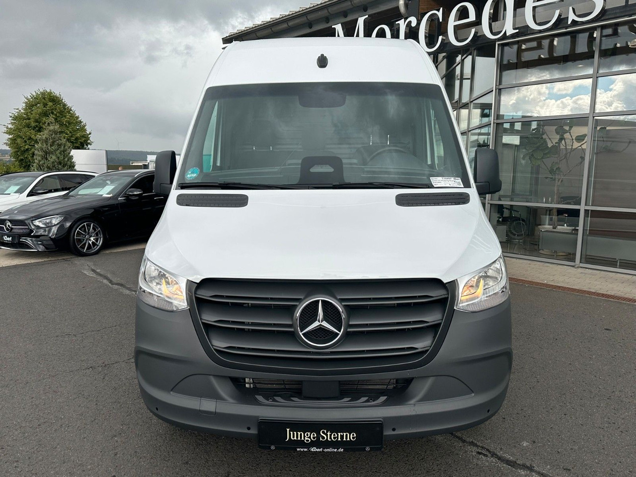 Mercedes-Benz Sprinter 317 CDI 9G 4325 Klima Kamera SHZ AHK - Цельнометаллический фургон: фото 2 Mercedes-Benz Sprinter 317 CDI 9G 4325 Klima Kamera SHZ AHK - Цельнометаллический фургон: фото 2