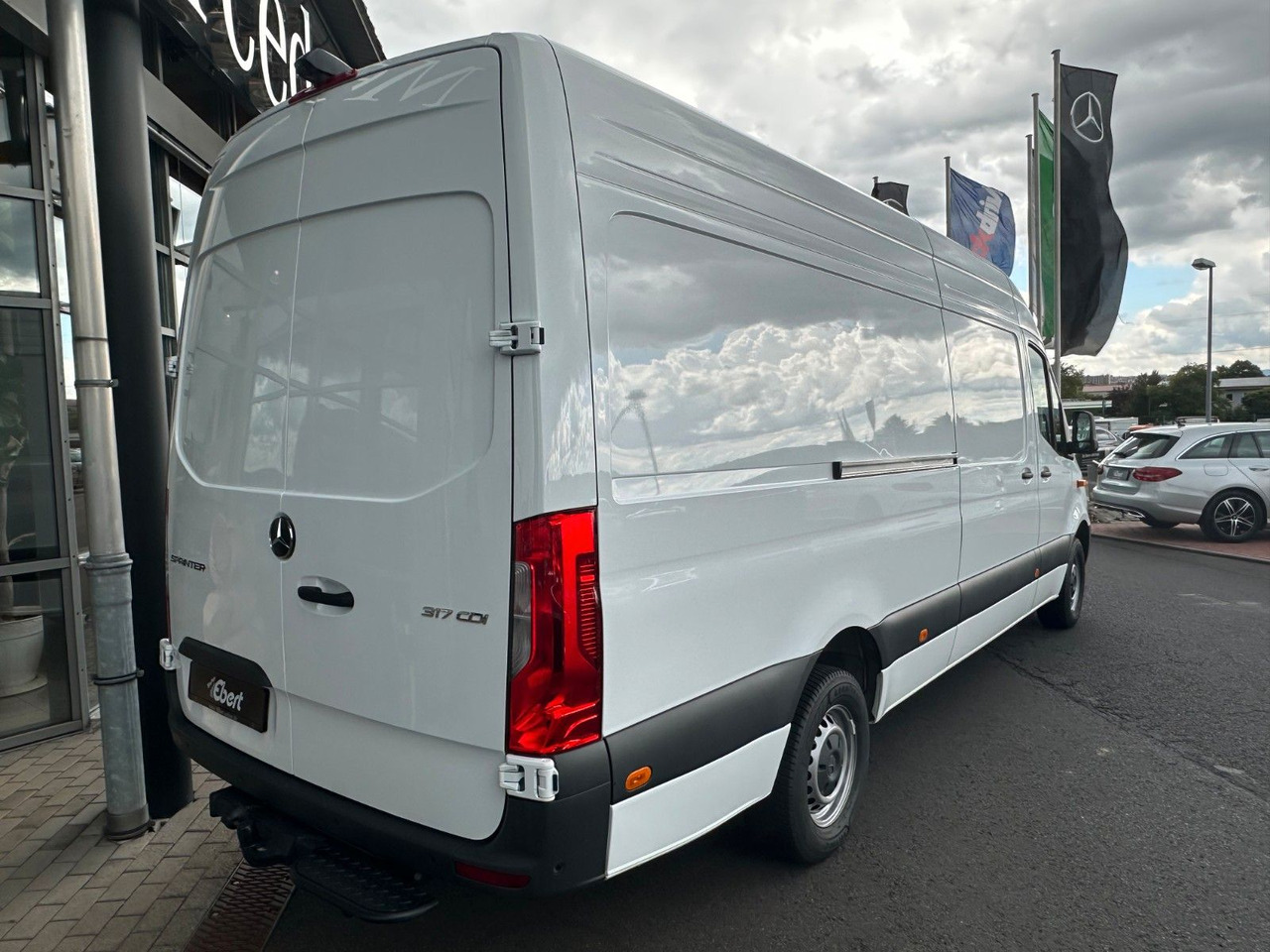 Mercedes-Benz Sprinter 317 CDI 9G 4325 Klima Kamera SHZ AHK - Цельнометаллический фургон: фото 4 Mercedes-Benz Sprinter 317 CDI 9G 4325 Klima Kamera SHZ AHK - Цельнометаллический фургон: фото 4