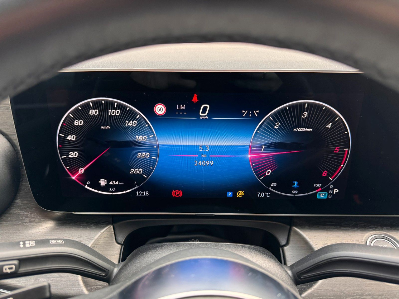 Универсал Mercedes-Benz V 300 d 4MATIC AVA Extral AHK DISTRONIC Stdh: фото 17 Универсал Mercedes-Benz V 300 d 4MATIC AVA Extral AHK DISTRONIC Stdh: фото 17