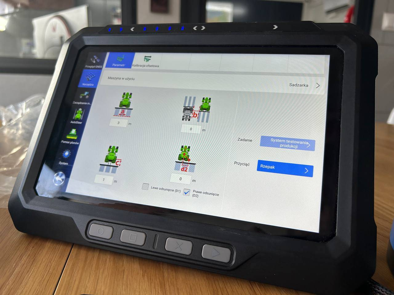 DOKEN AF305 ? Profesjonalna Nawigacja Rolnicza RTK 2,5 cm - Система навигации для Сельскохозяйственной техники: фото 4 DOKEN AF305 ? Profesjonalna Nawigacja Rolnicza RTK 2,5 cm - Система навигации для Сельскохозяйственной техники: фото 4