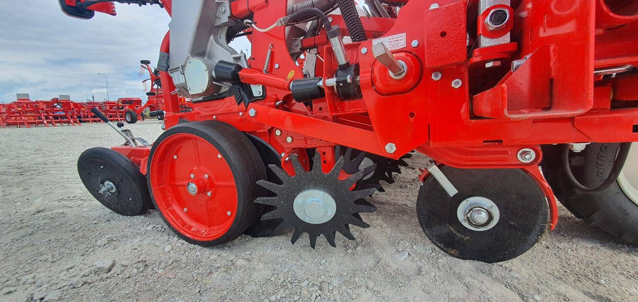 Ozdoken pneumatic precision seeder model VPKT-DG6 - on stock - Сеялка точного высева: фото 5 Ozdoken pneumatic precision seeder model VPKT-DG6 - on stock - Сеялка точного высева: фото 5